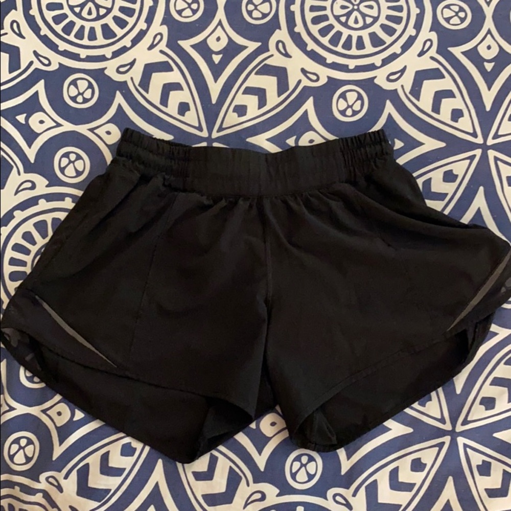 Hotty Hot Short II Long 4” Size 6